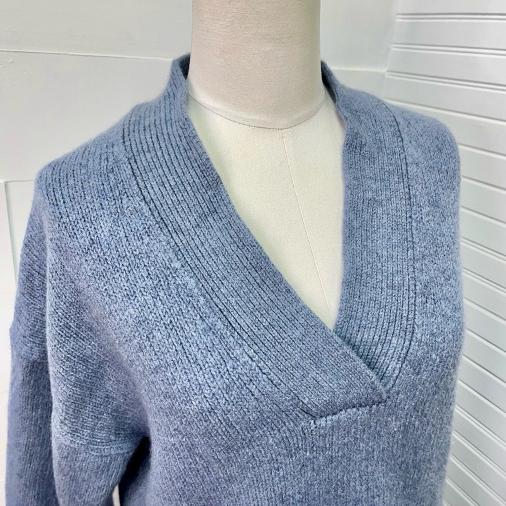 360 Sweater Italian Yarn Cropped
Sleeve Sweater